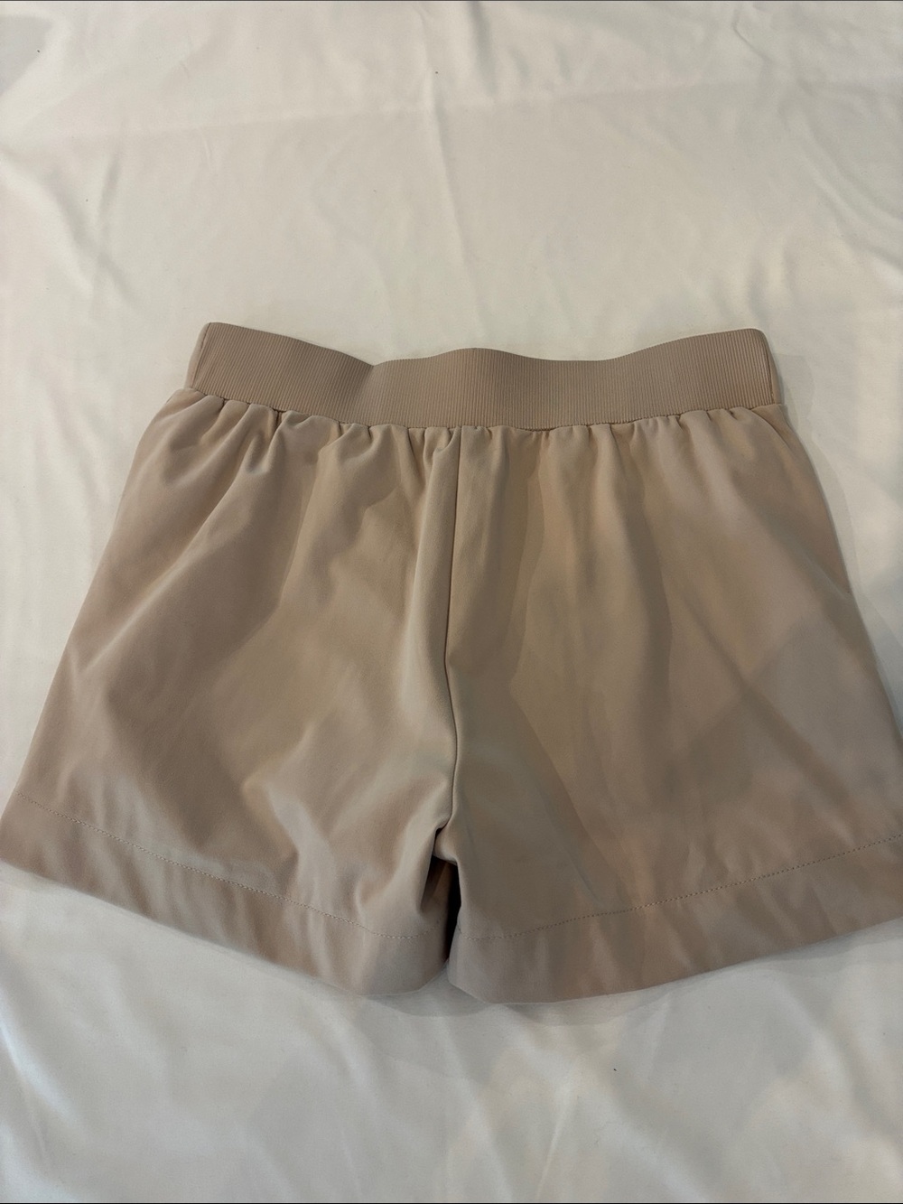 Rachel Zoe women’s Neutral Beige pull on stretchy 3” Shorts. Size Medium - Picture 3 of 6